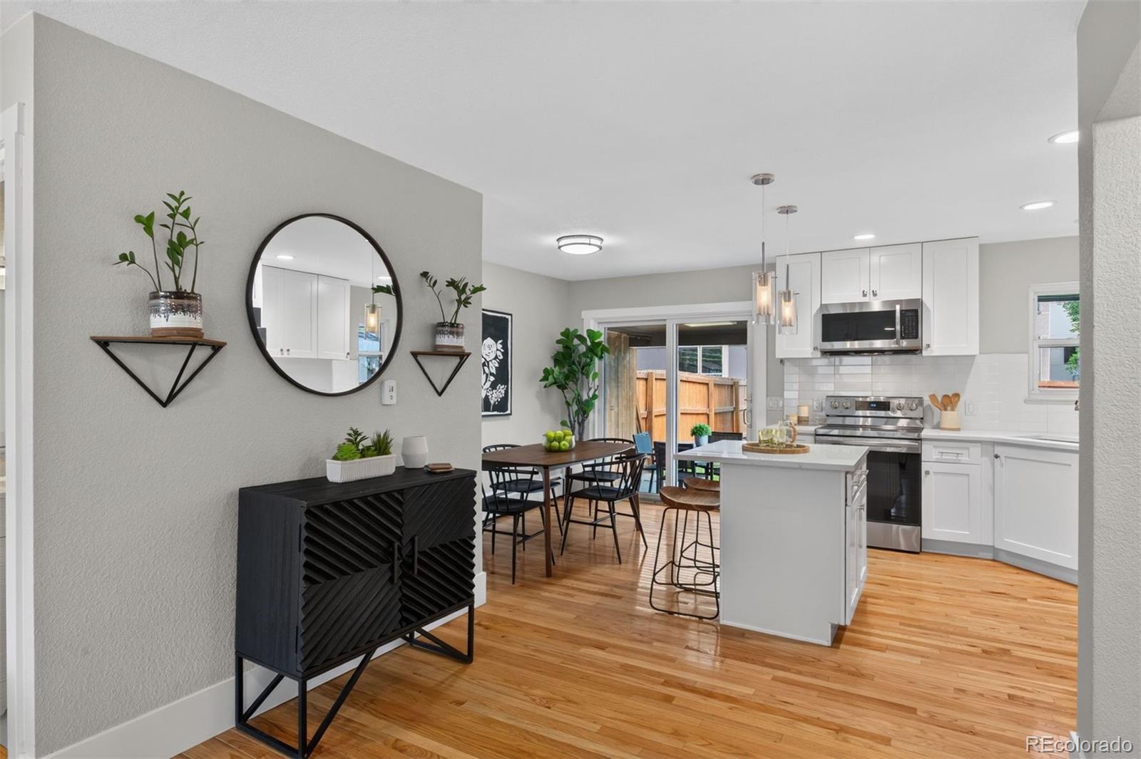 MLS Image #9 for 6831 e ithaca place,denver, Colorado