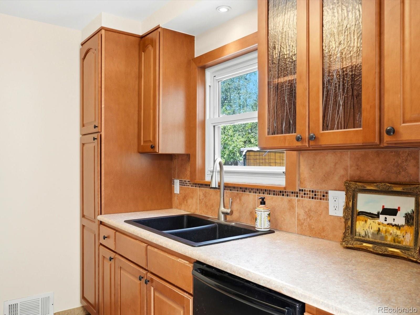 MLS Image #11 for 1440 s hudson street,denver, Colorado