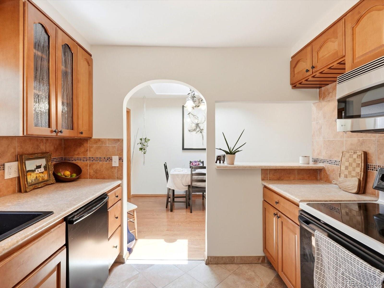 MLS Image #12 for 1440 s hudson street,denver, Colorado