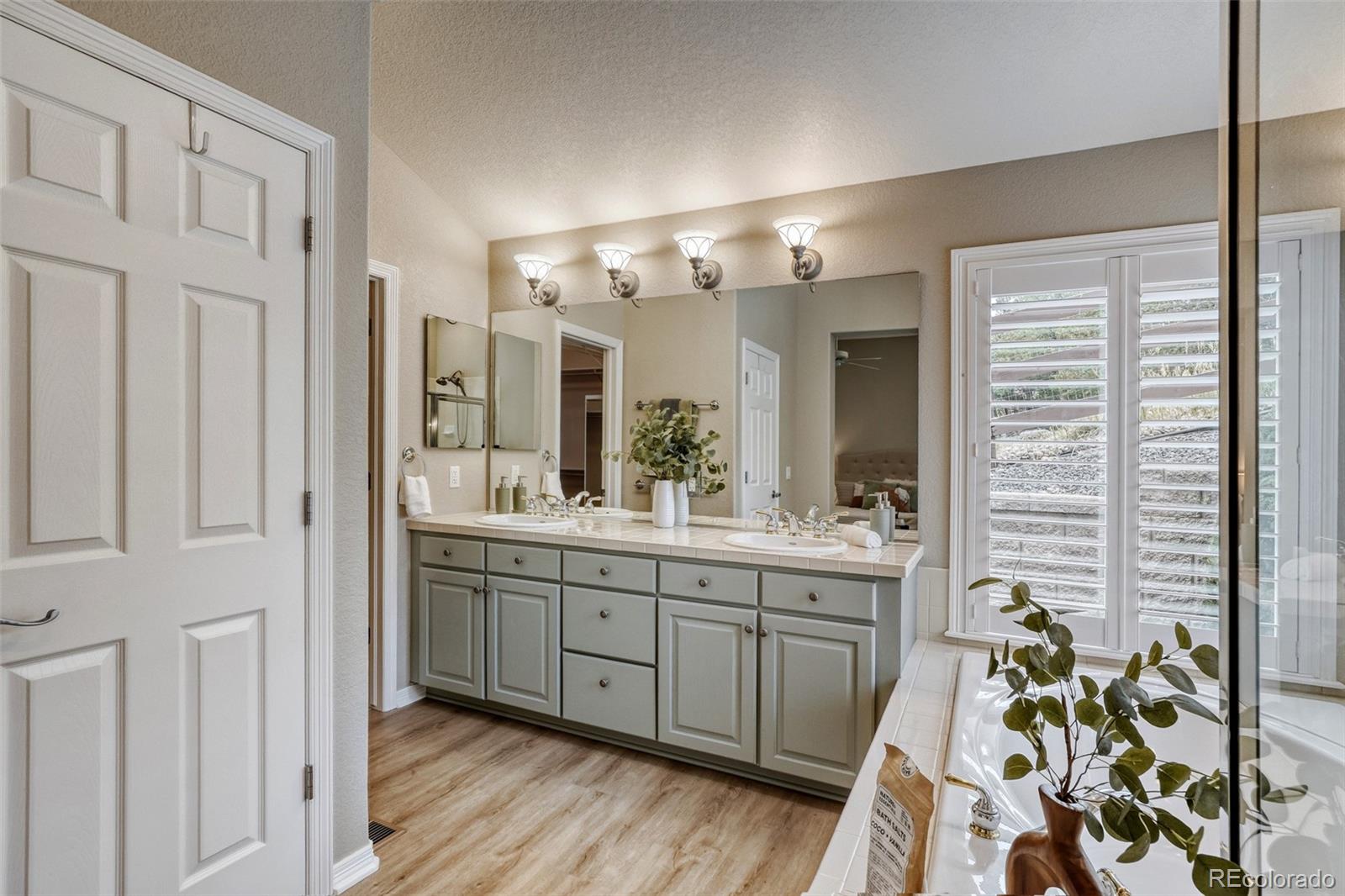 MLS Image #16 for 547  crawford street,golden, Colorado