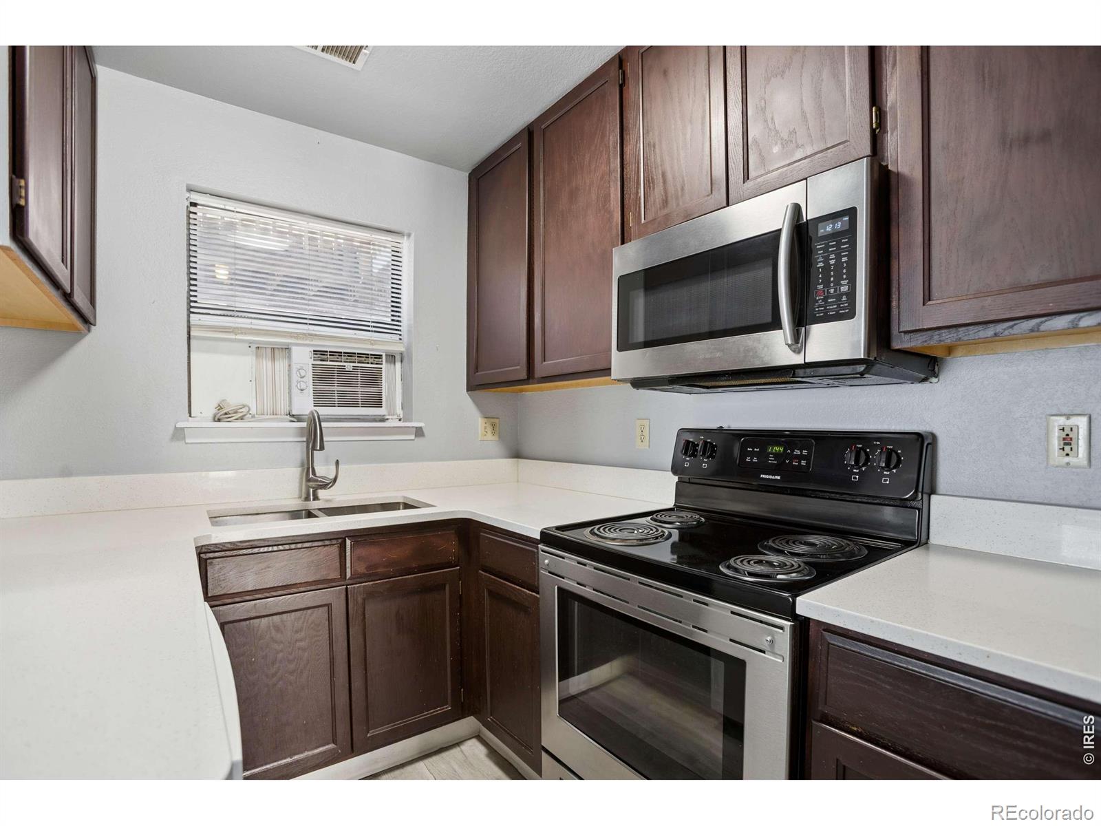 MLS Image #0 for 225 e 8th avenue,longmont, Colorado