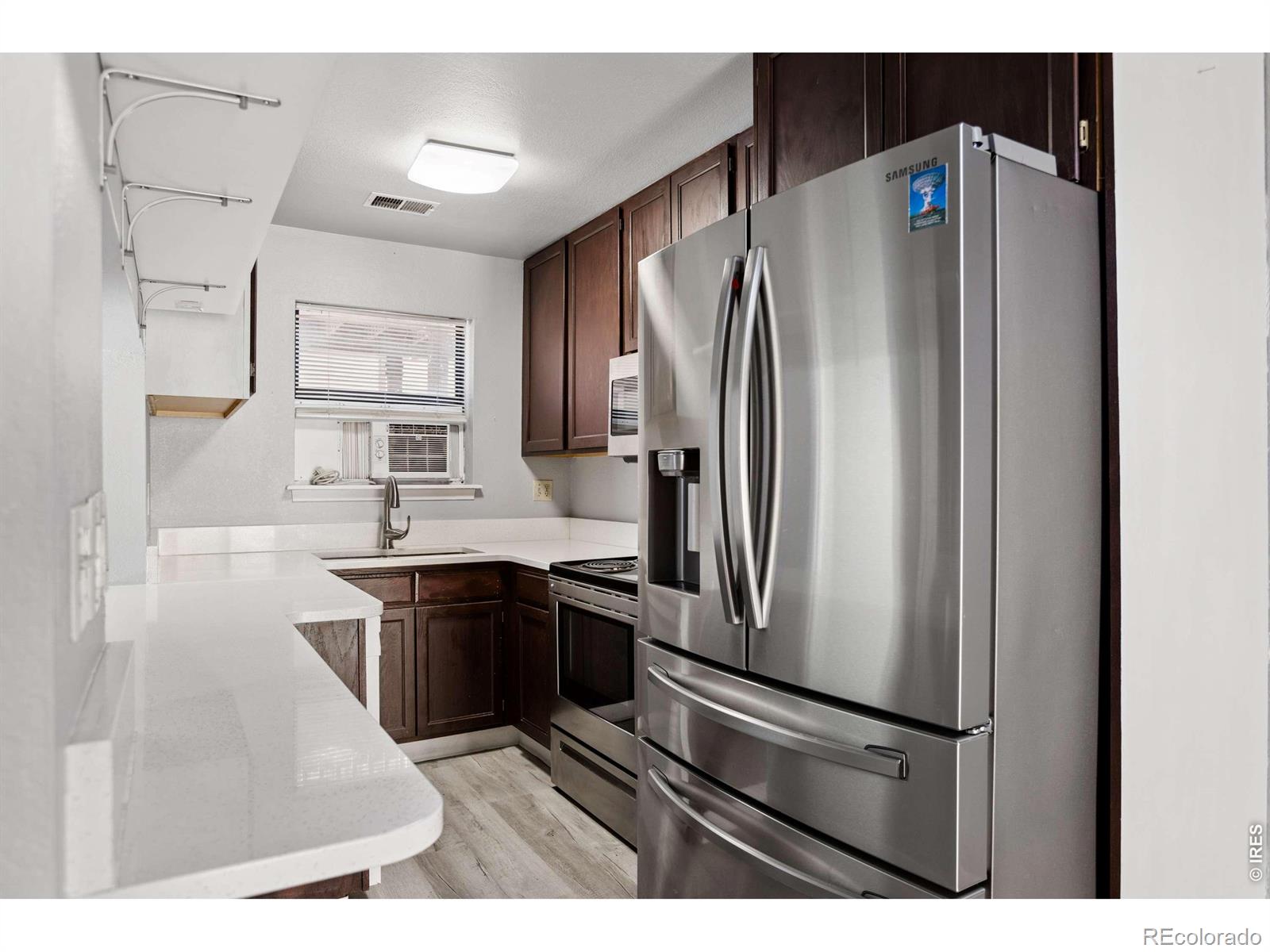 MLS Image #7 for 225 e 8th avenue,longmont, Colorado