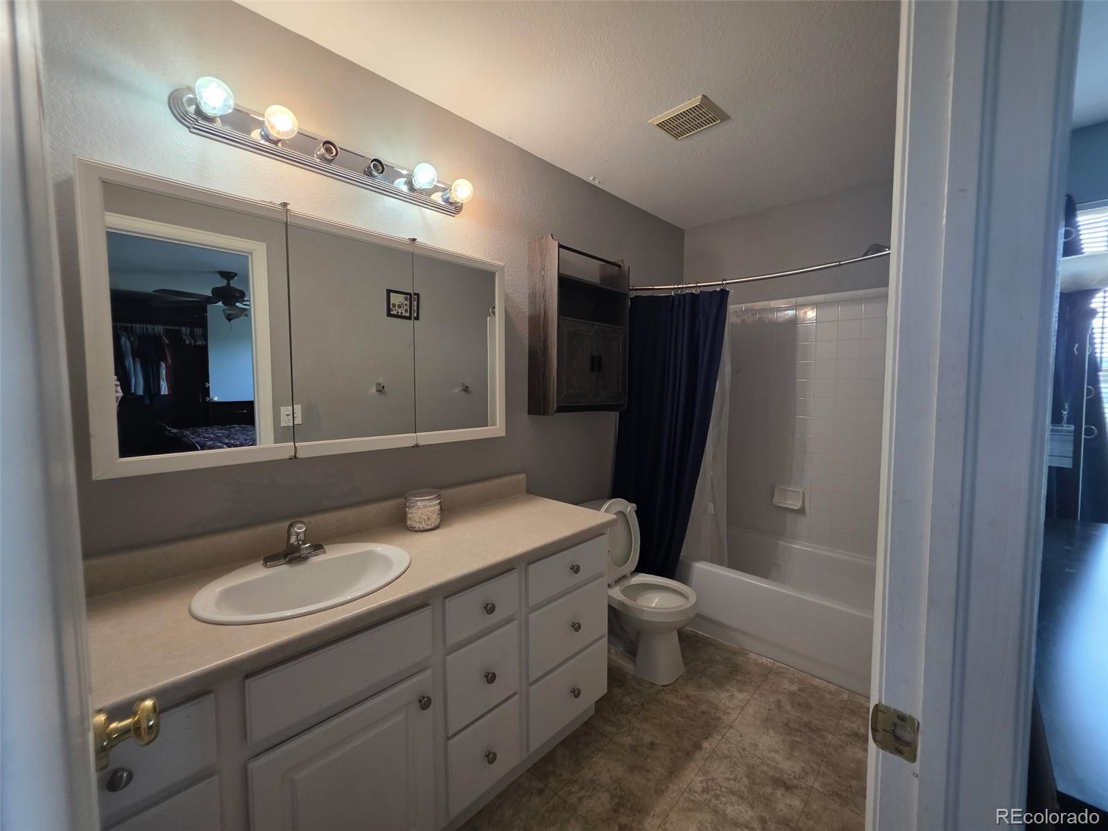 MLS Image #14 for 16556 e phillips lane,englewood, Colorado