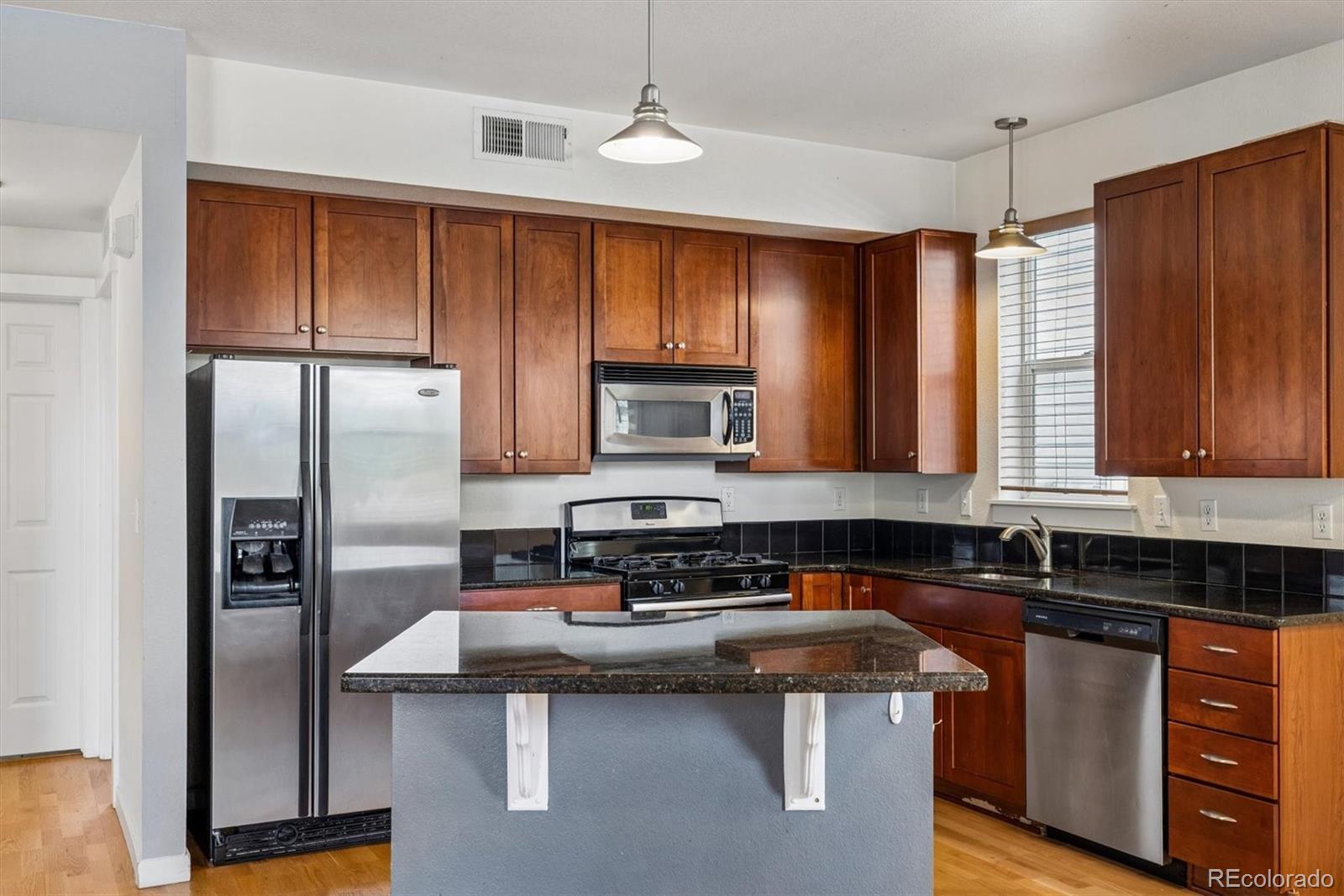 MLS Image #11 for 9941 e 26th avenue,denver, Colorado