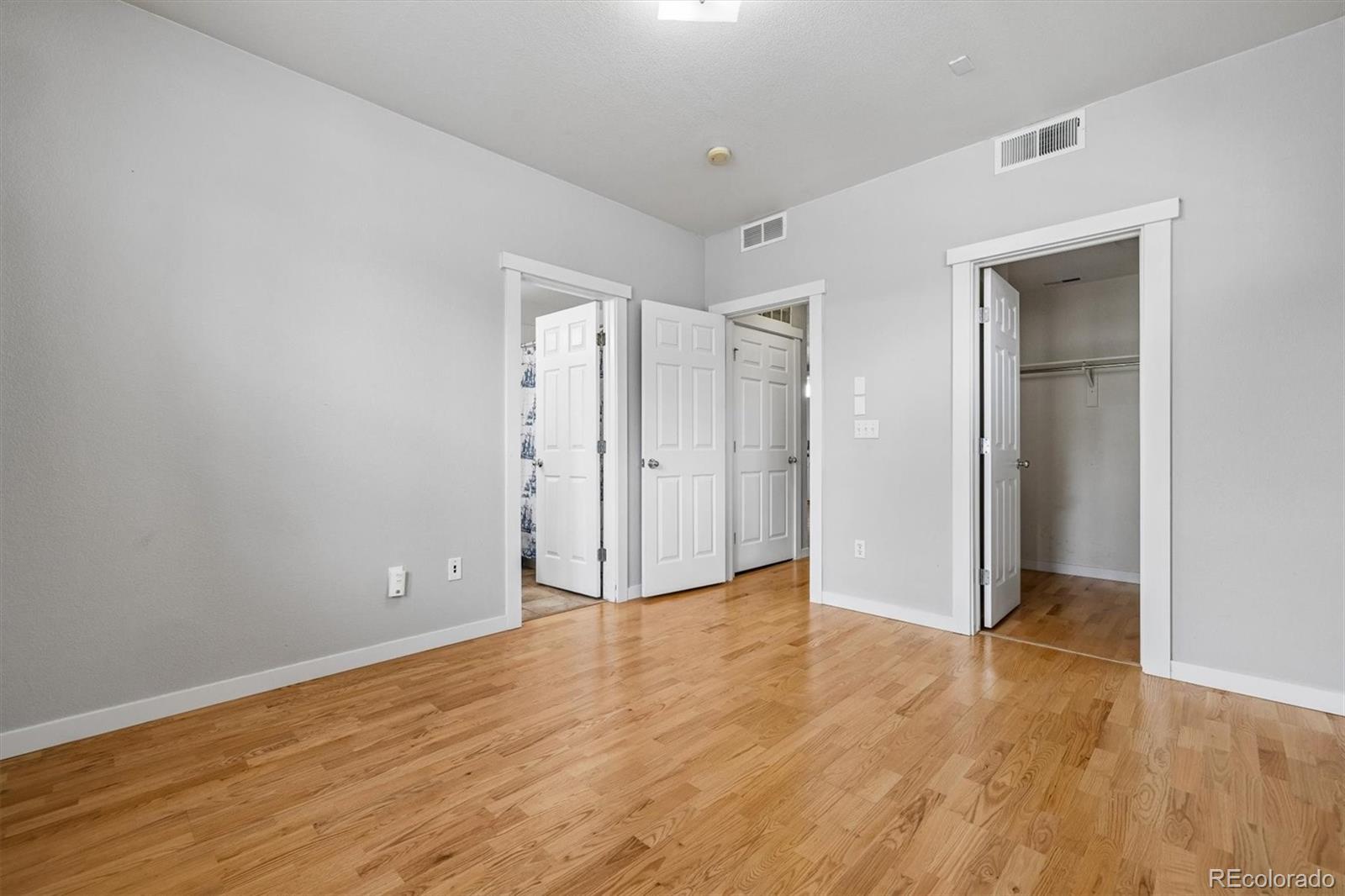 MLS Image #16 for 9941 e 26th avenue,denver, Colorado