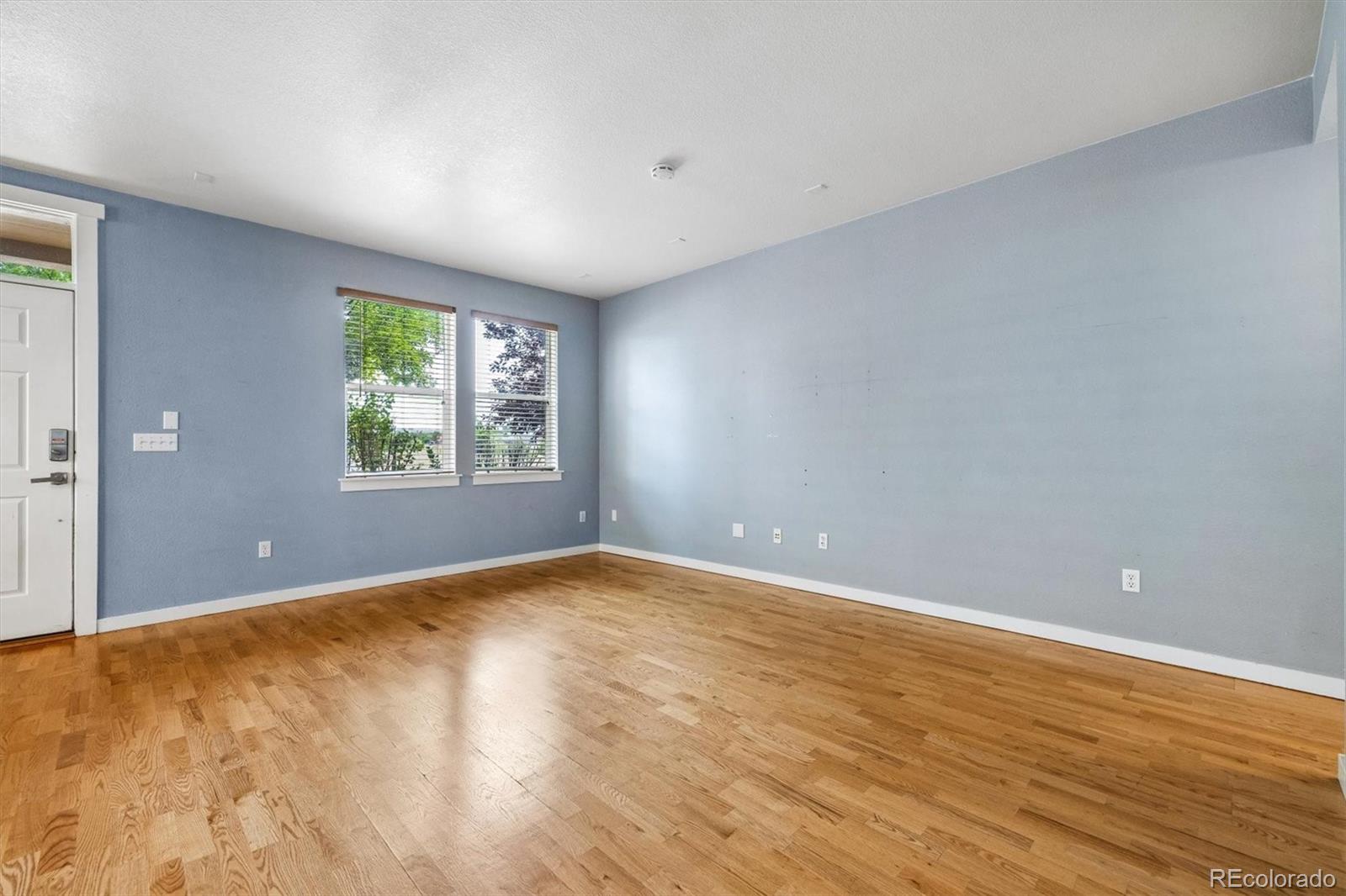 MLS Image #4 for 9941 e 26th avenue,denver, Colorado