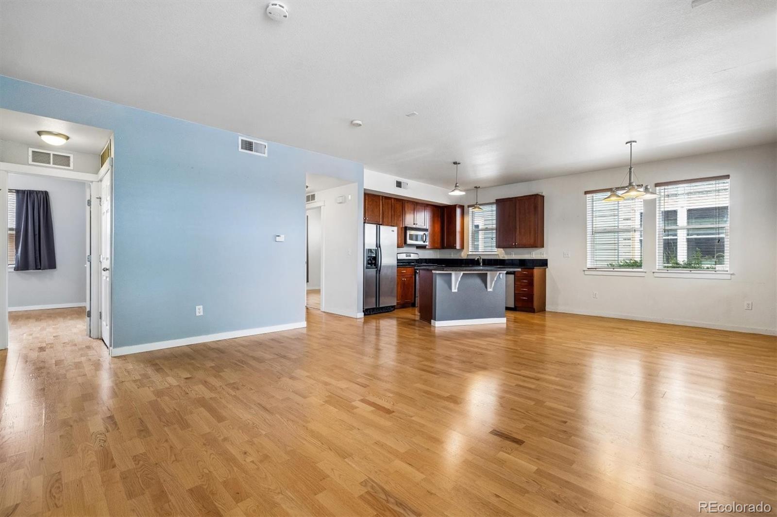 MLS Image #6 for 9941 e 26th avenue,denver, Colorado
