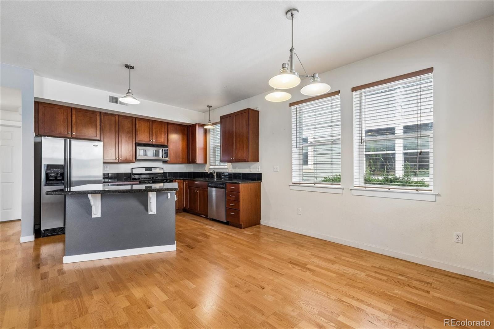 MLS Image #9 for 9941 e 26th avenue,denver, Colorado
