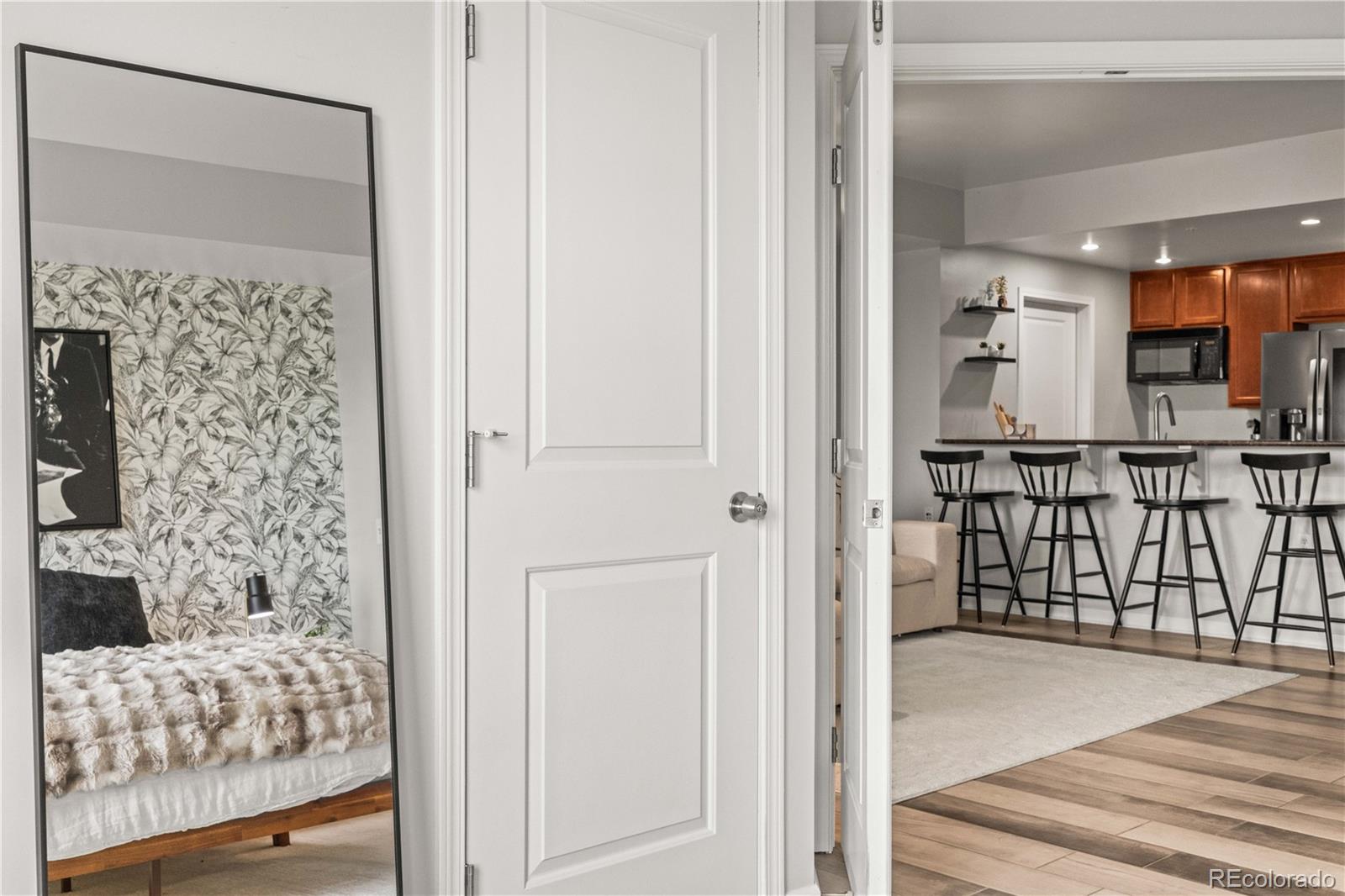 MLS Image #17 for 975 n lincoln street,denver, Colorado