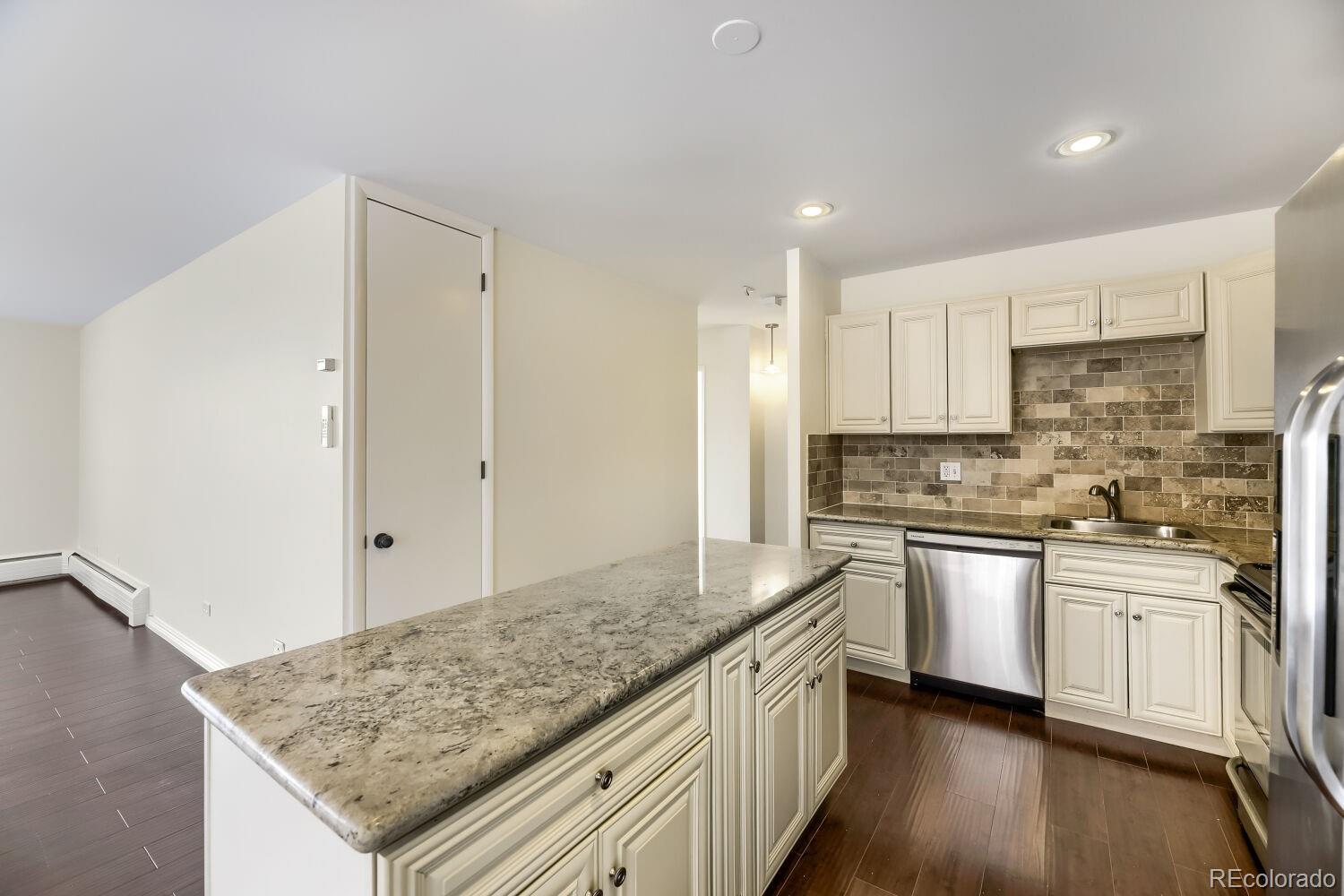 MLS Image #4 for 4570 e yale avenue,denver, Colorado