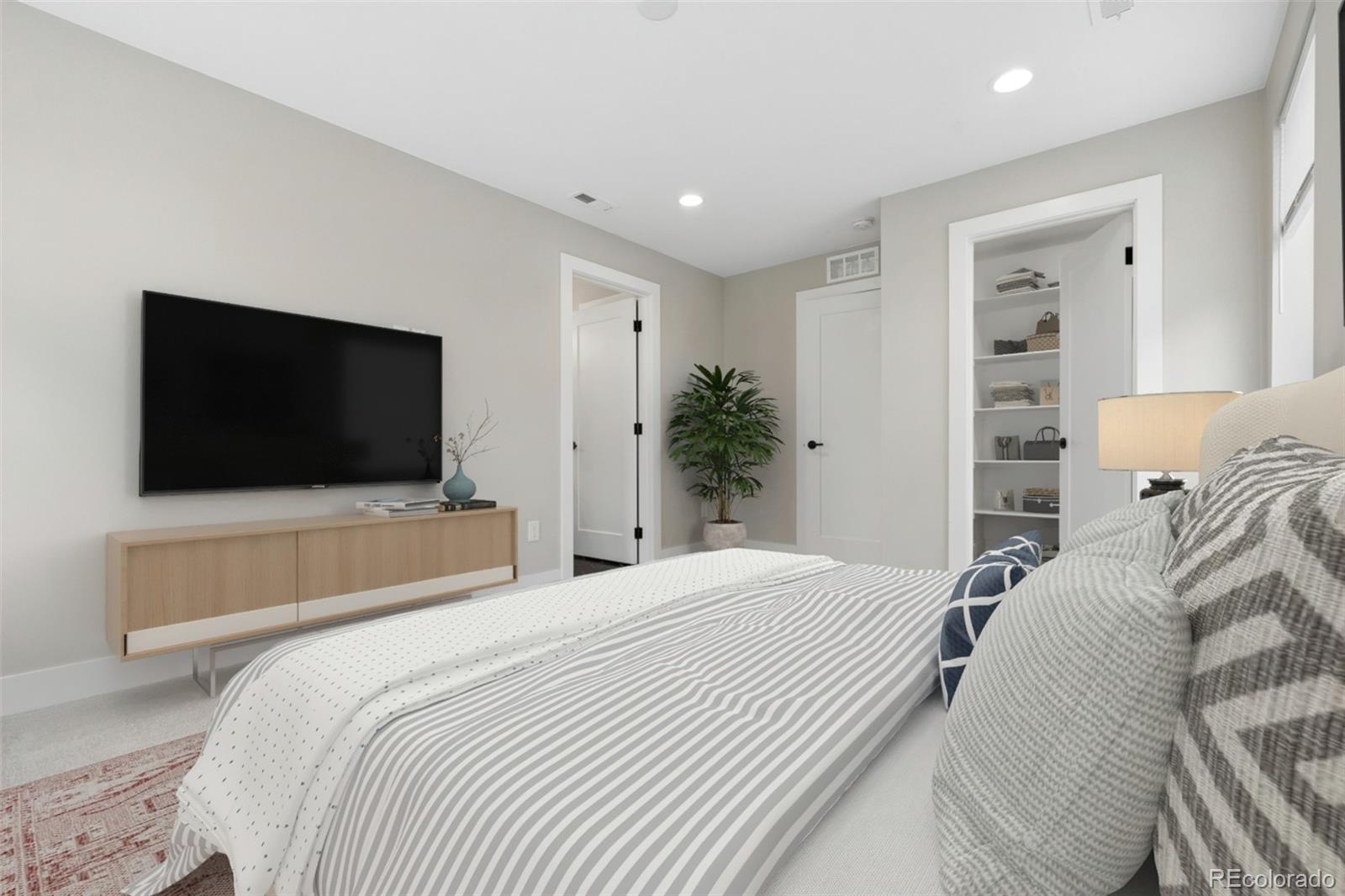 MLS Image #13 for 2147 s bellaire street,denver, Colorado