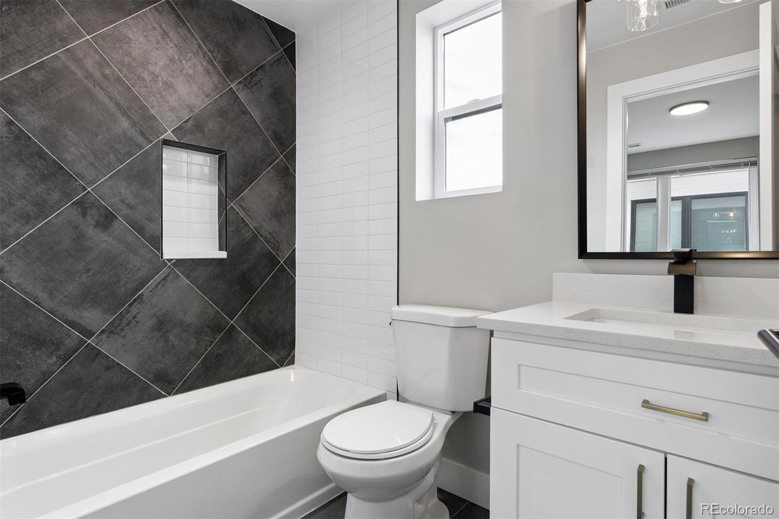 MLS Image #17 for 2147 s bellaire street,denver, Colorado