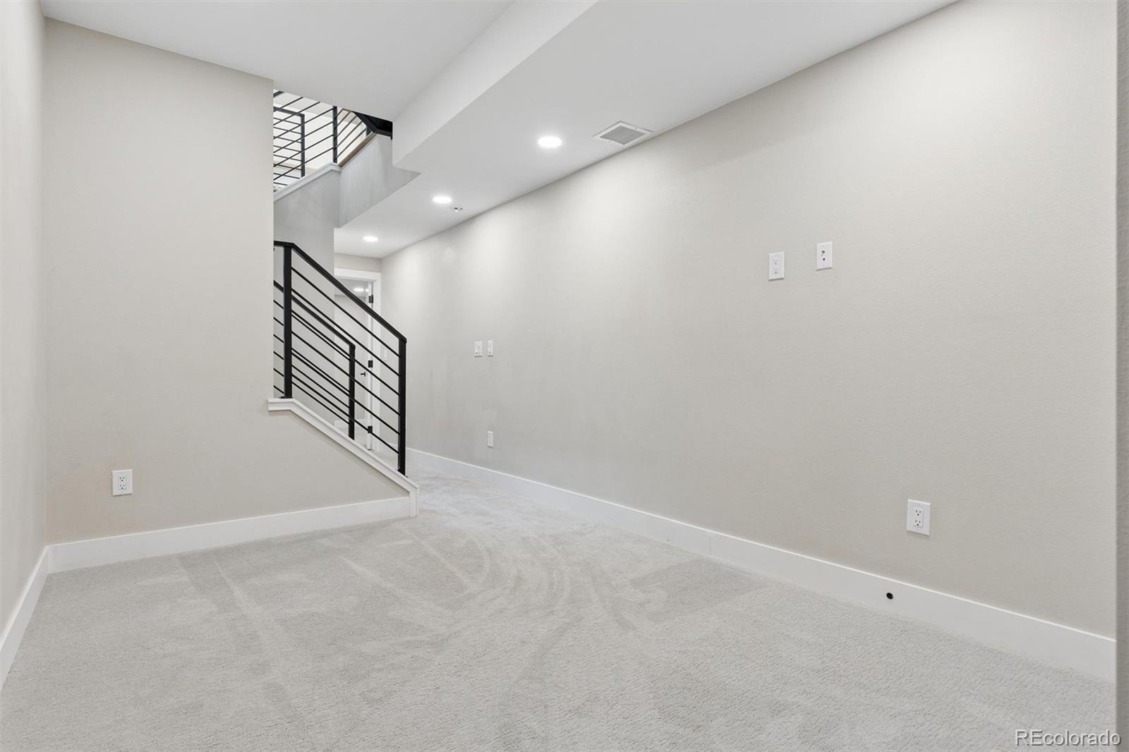 MLS Image #26 for 2147 s bellaire street,denver, Colorado