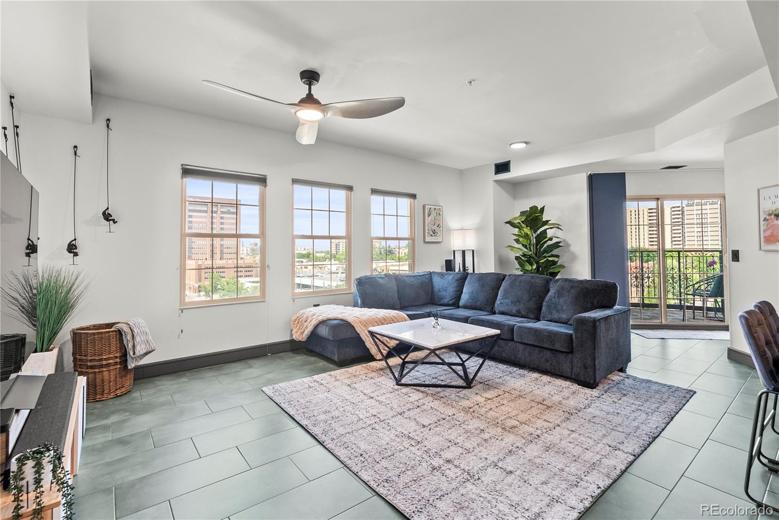 MLS Image #10 for 976 n lincoln street 6g,denver, Colorado