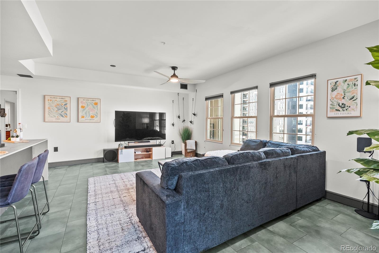 MLS Image #11 for 976 n lincoln street 6g,denver, Colorado