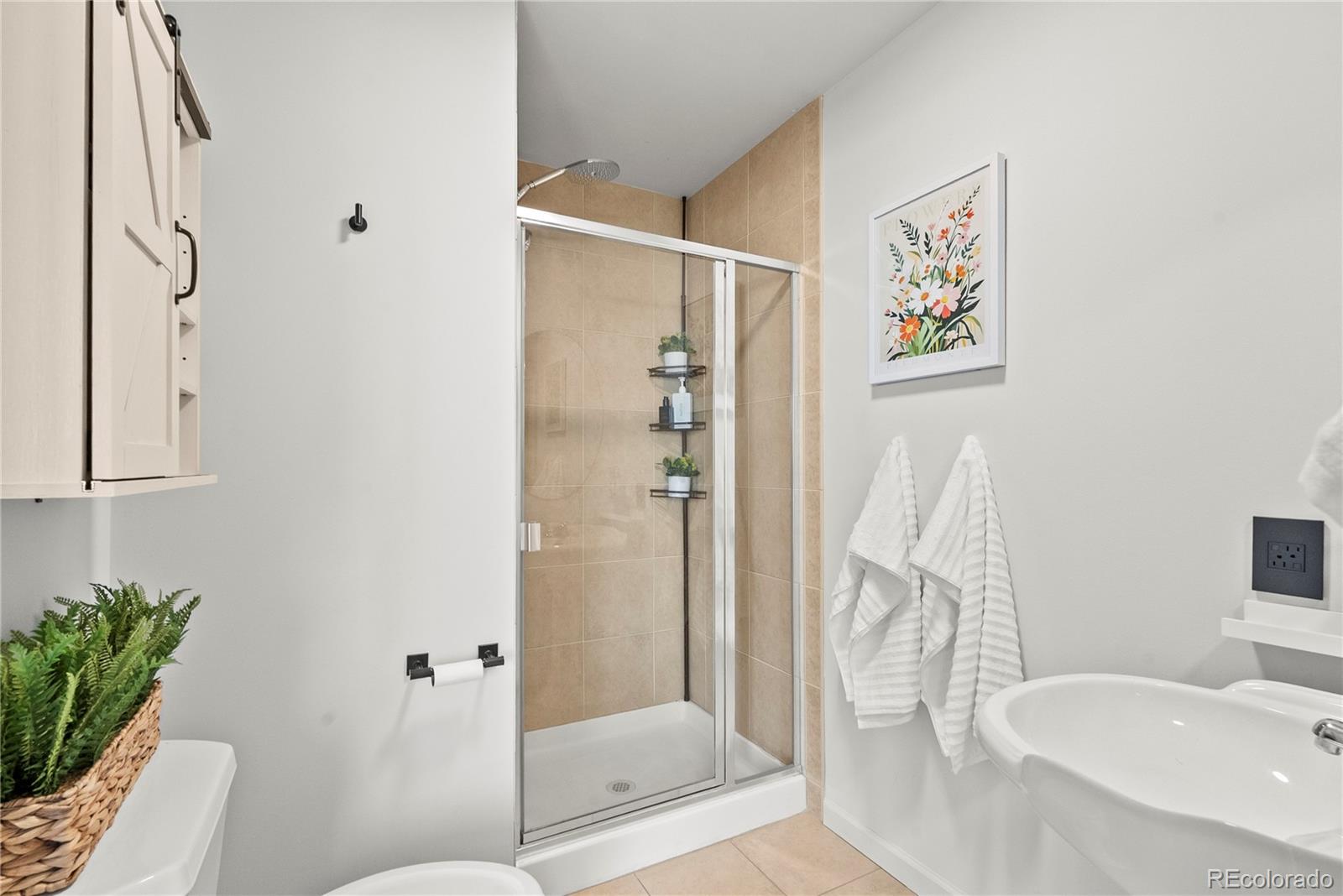 MLS Image #14 for 976 n lincoln street 6g,denver, Colorado