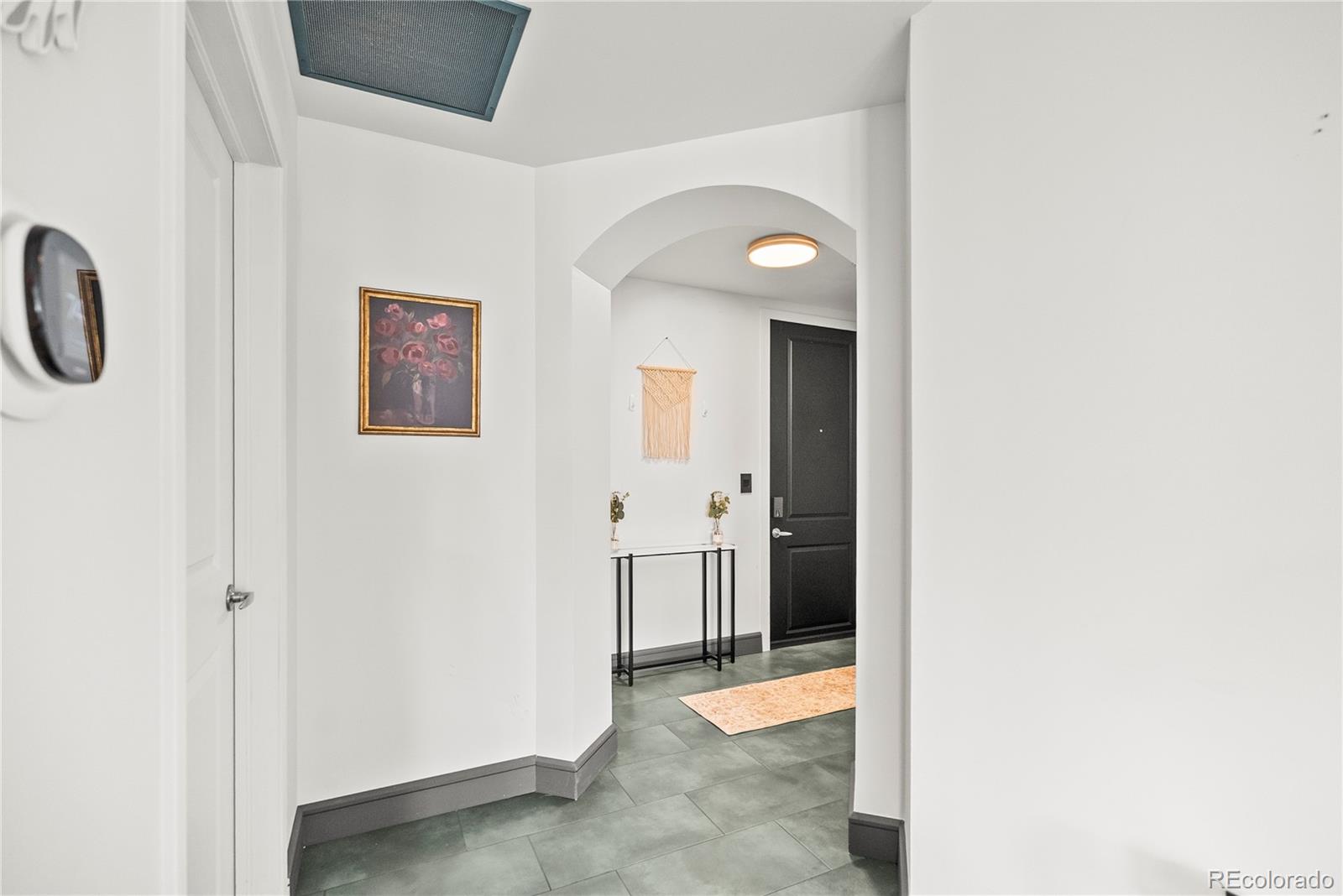 MLS Image #3 for 976 n lincoln street 6g,denver, Colorado