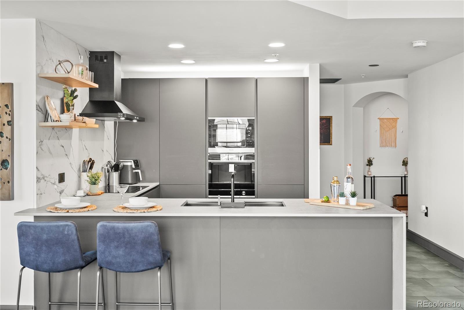 MLS Image #5 for 976 n lincoln street 6g,denver, Colorado