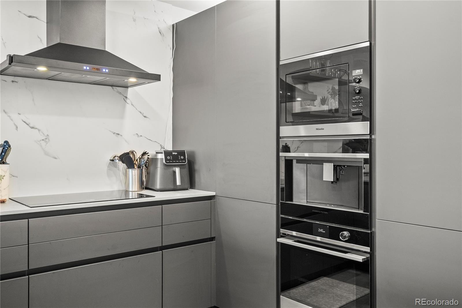 MLS Image #6 for 976 n lincoln street 6g,denver, Colorado