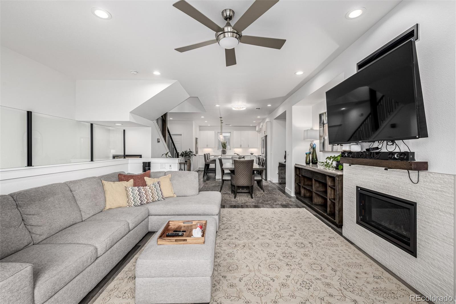 MLS Image #10 for 6820 e lowry boulevard,denver, Colorado