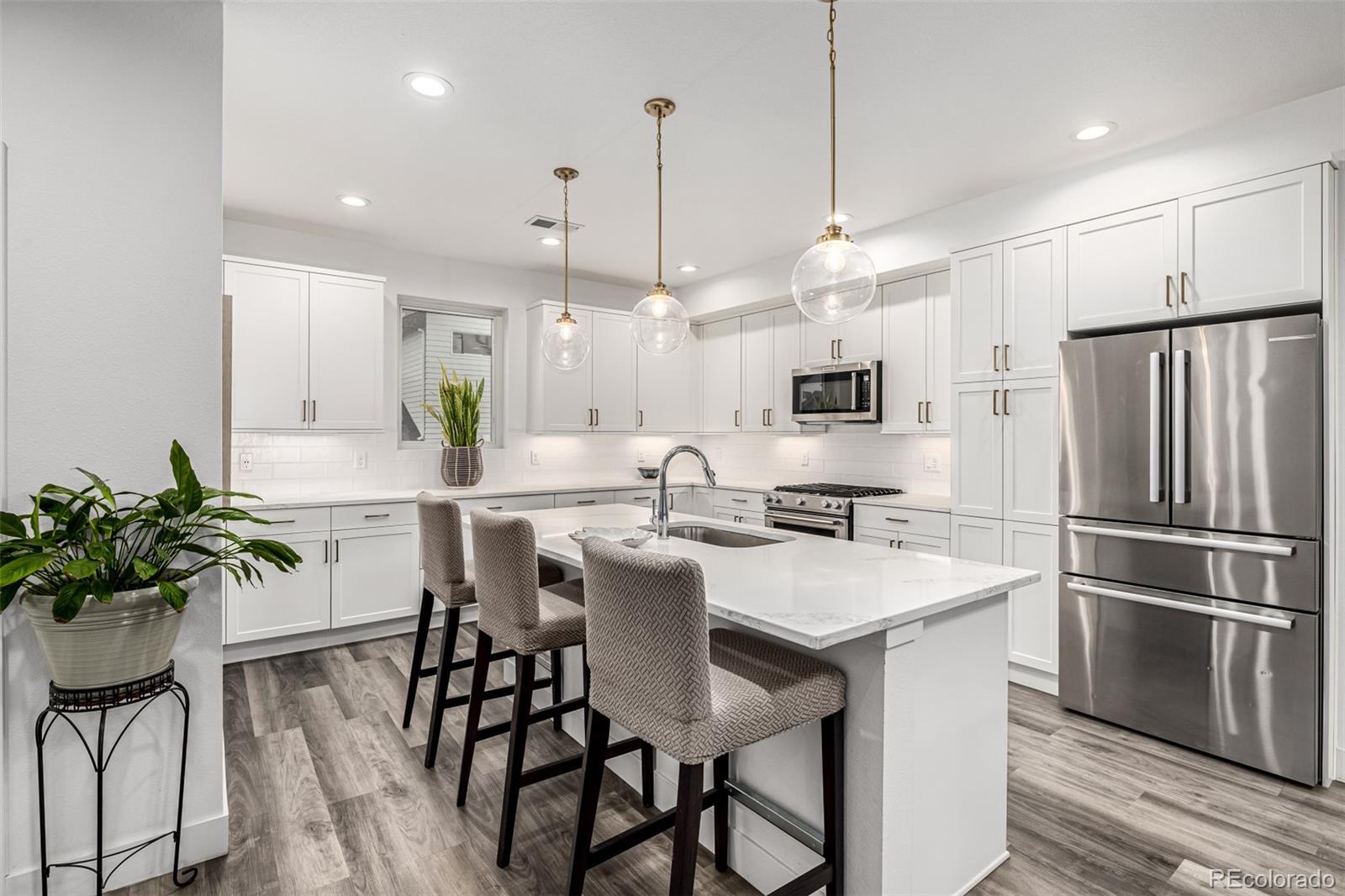 MLS Image #13 for 6820 e lowry boulevard,denver, Colorado
