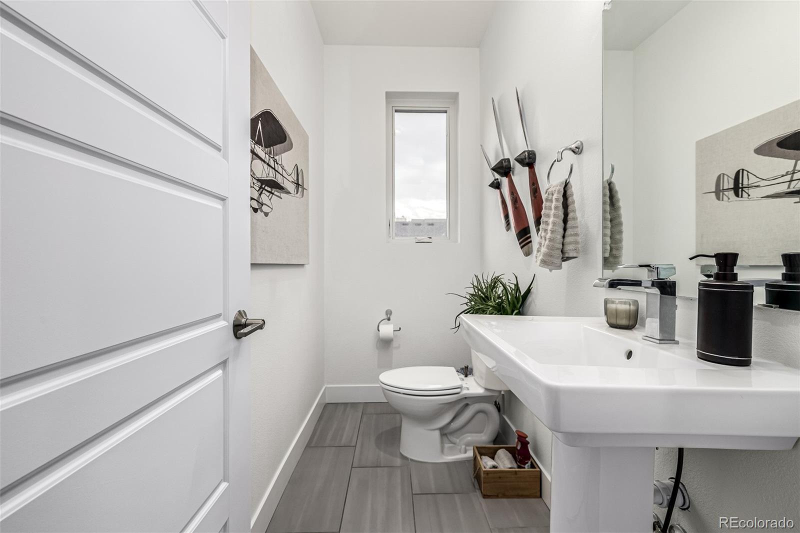 MLS Image #17 for 6820 e lowry boulevard,denver, Colorado