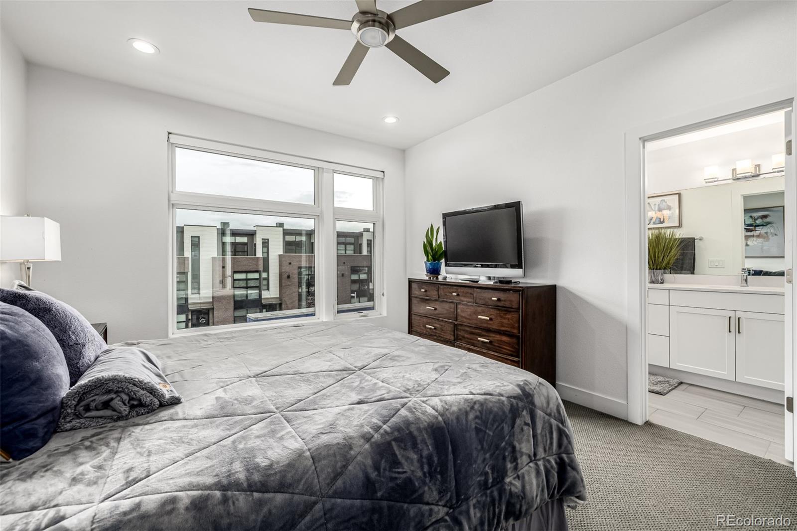 MLS Image #22 for 6820 e lowry boulevard,denver, Colorado