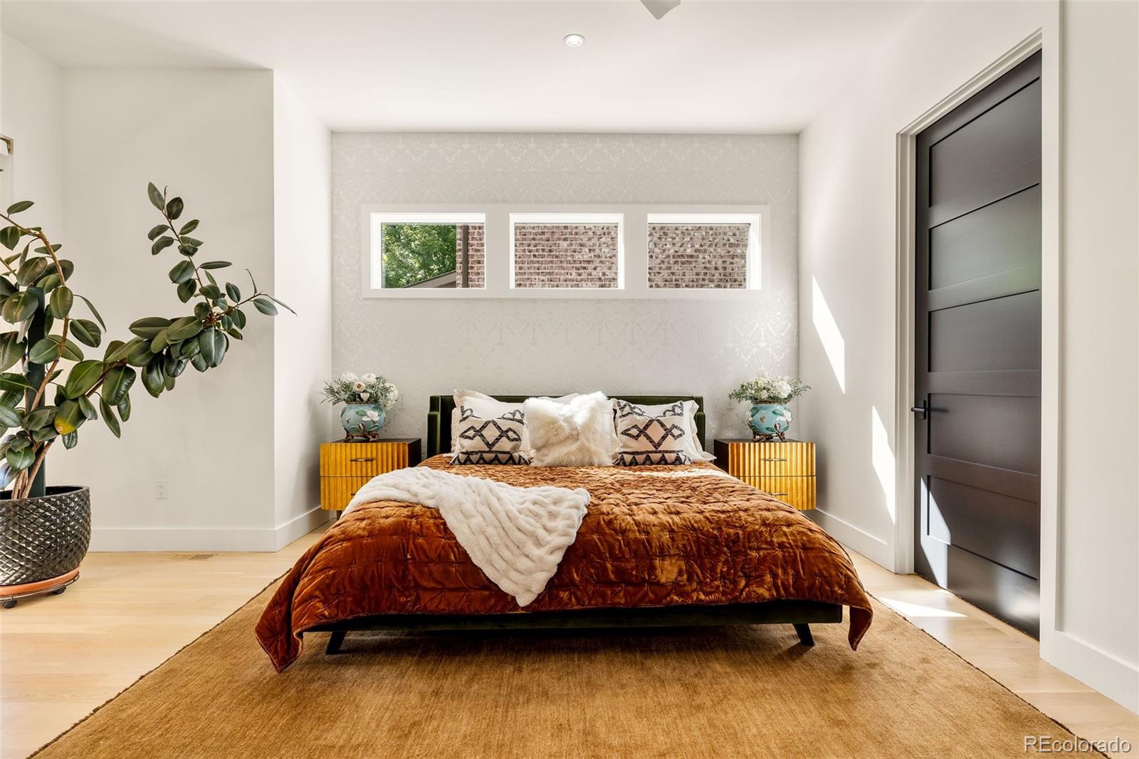 MLS Image #14 for 2401 s fillmore street,denver, Colorado