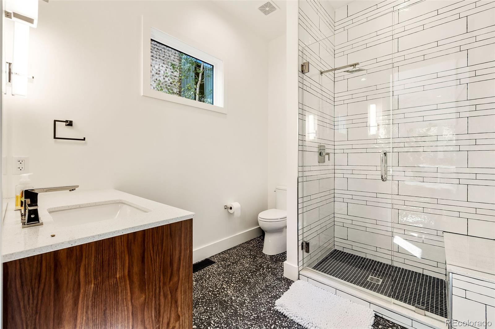 MLS Image #15 for 2401 s fillmore street,denver, Colorado