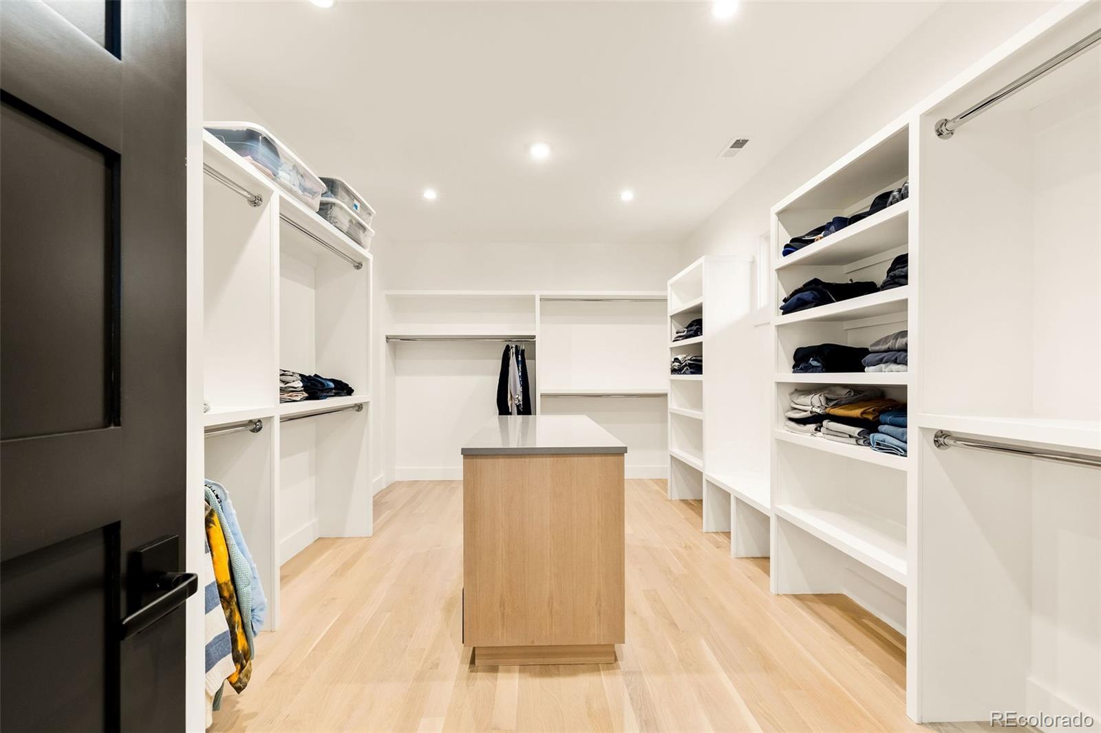 MLS Image #21 for 2401 s fillmore street,denver, Colorado