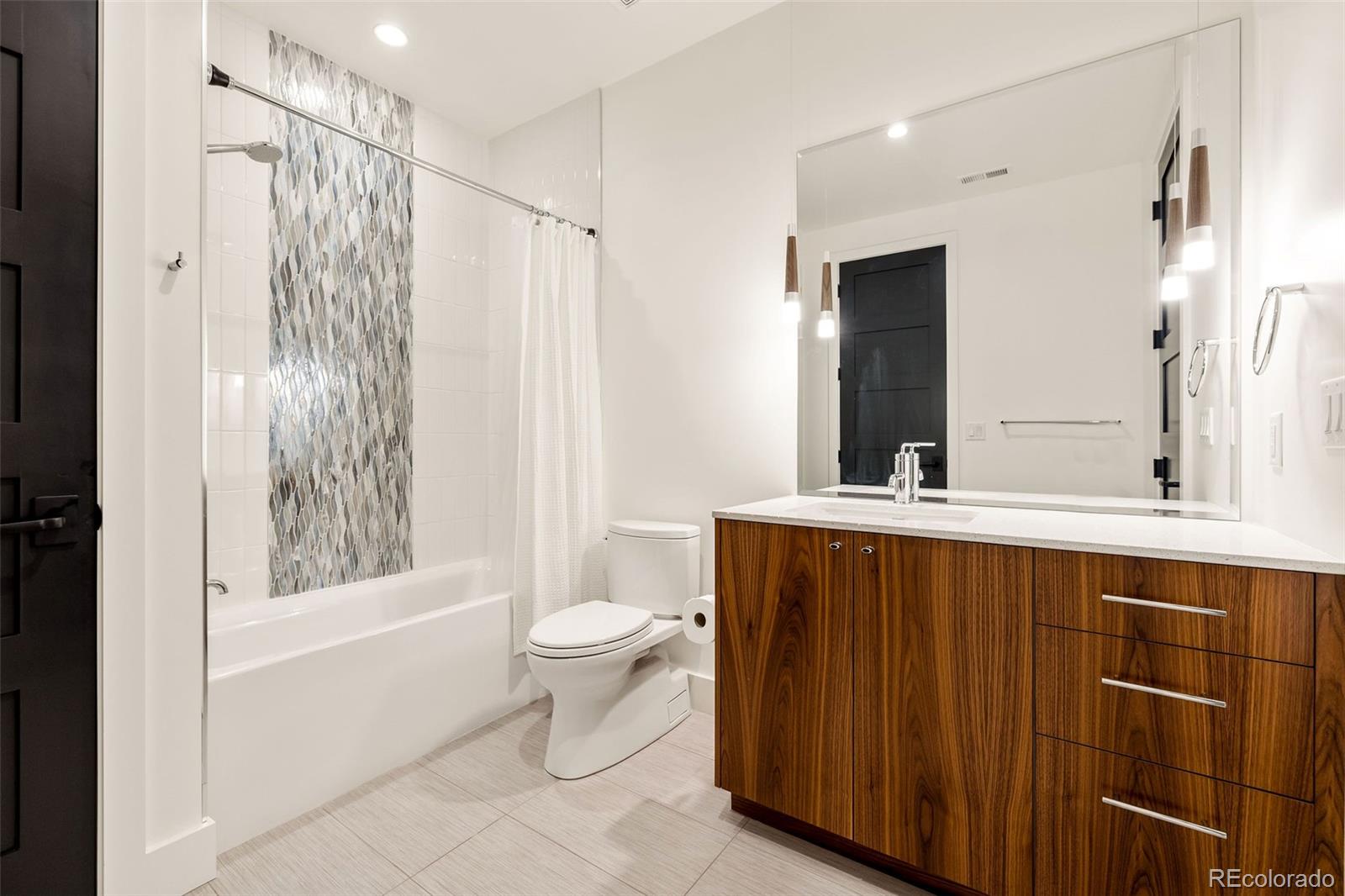 MLS Image #23 for 2401 s fillmore street,denver, Colorado