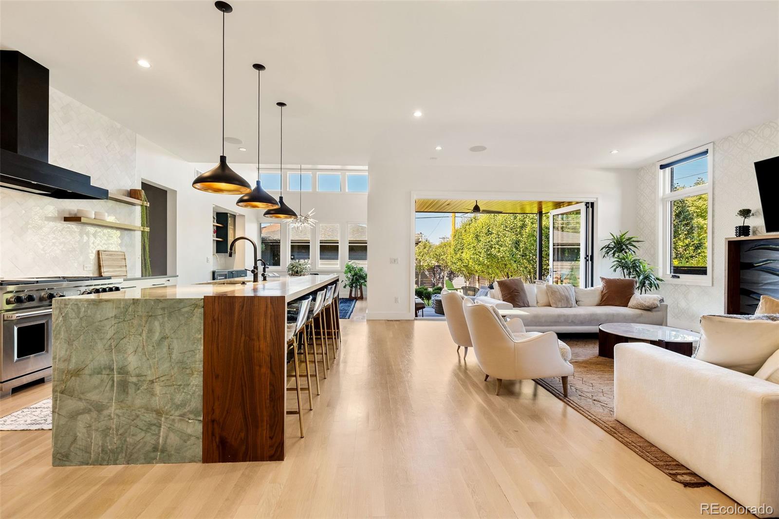 MLS Image #4 for 2401 s fillmore street,denver, Colorado