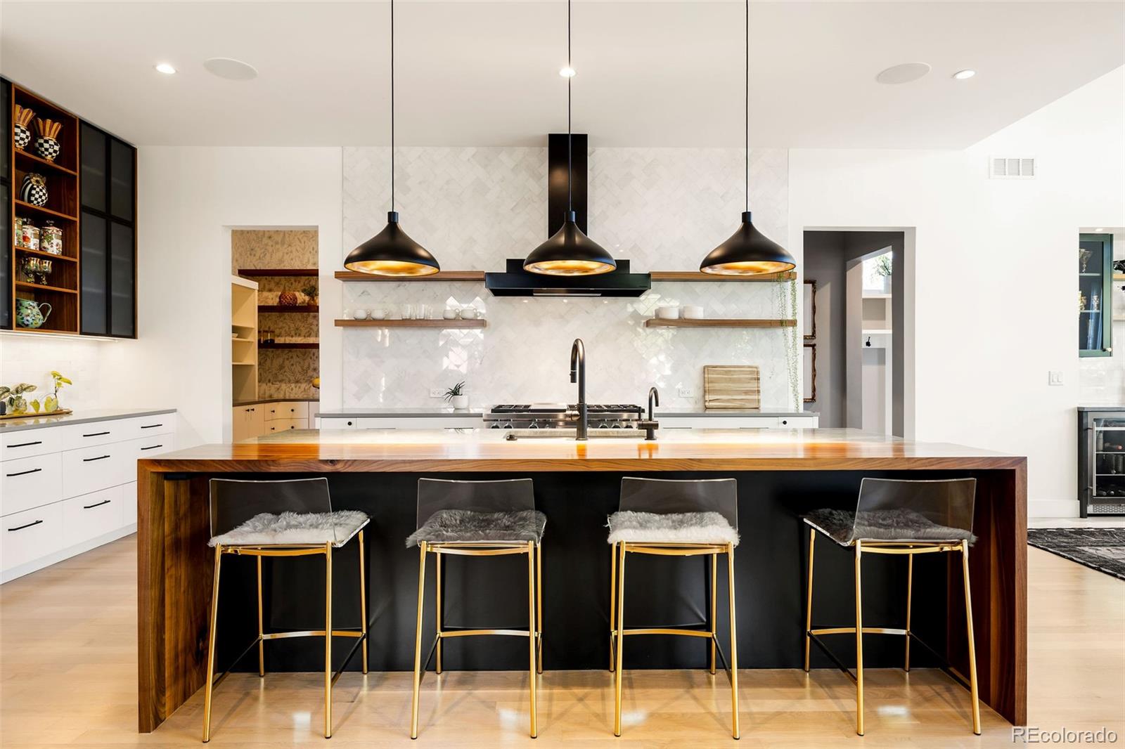 MLS Image #5 for 2401 s fillmore street,denver, Colorado