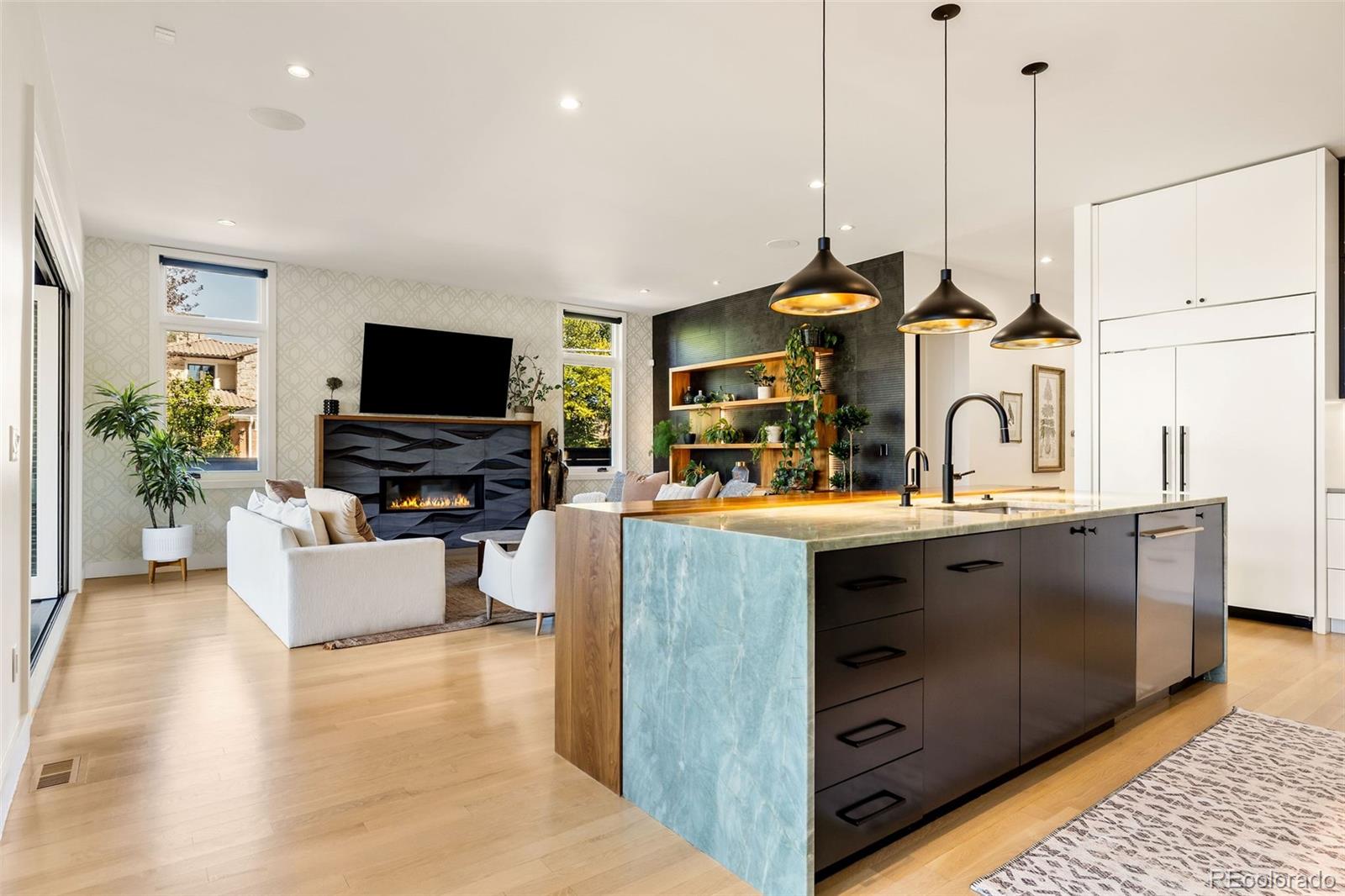 MLS Image #7 for 2401 s fillmore street,denver, Colorado