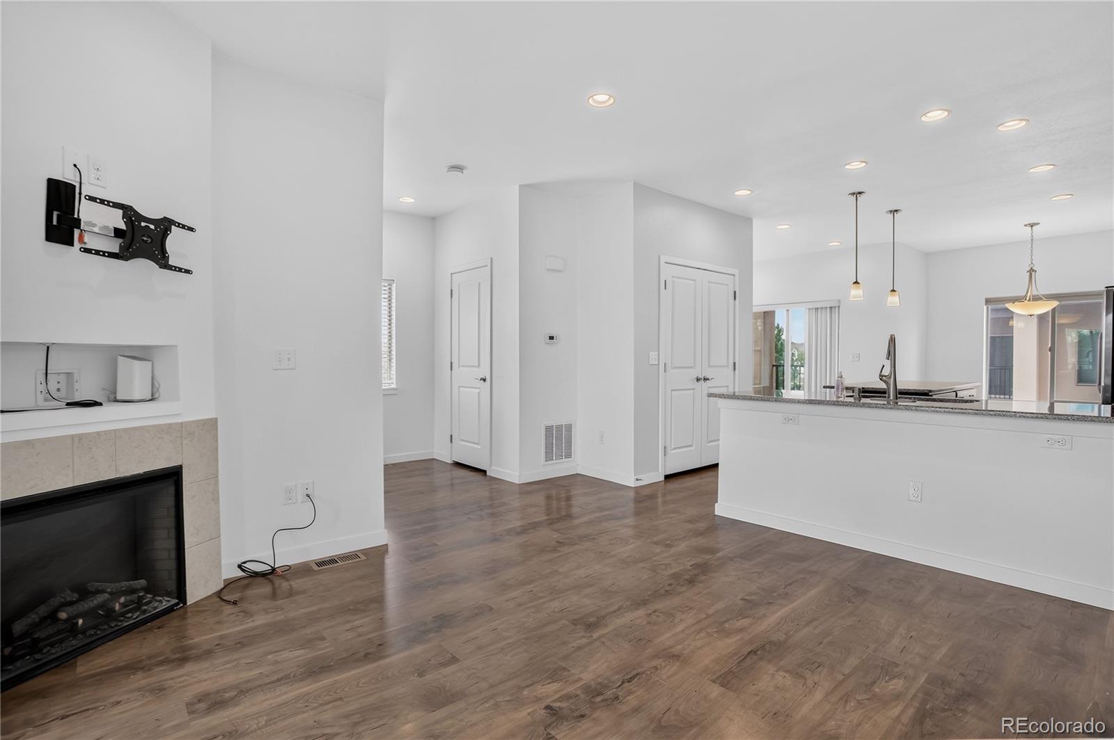 MLS Image #7 for 3155 e 104th avenue,denver, Colorado