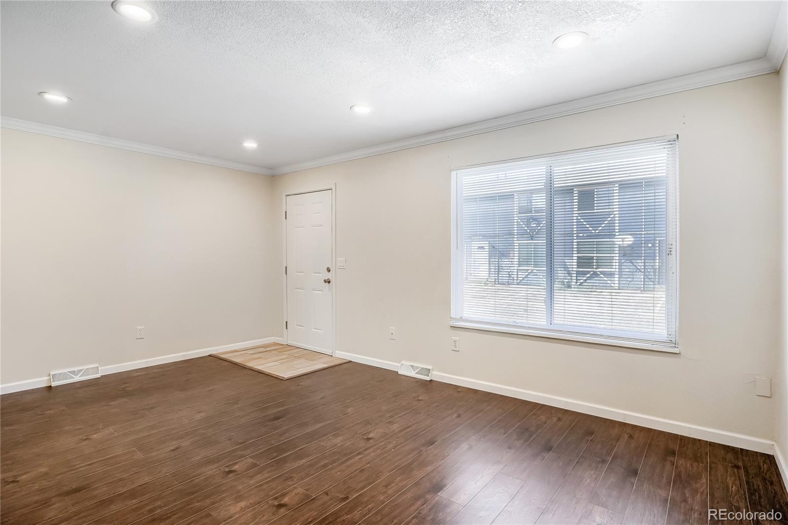 MLS Image #3 for 1435  norfolk street,aurora, Colorado