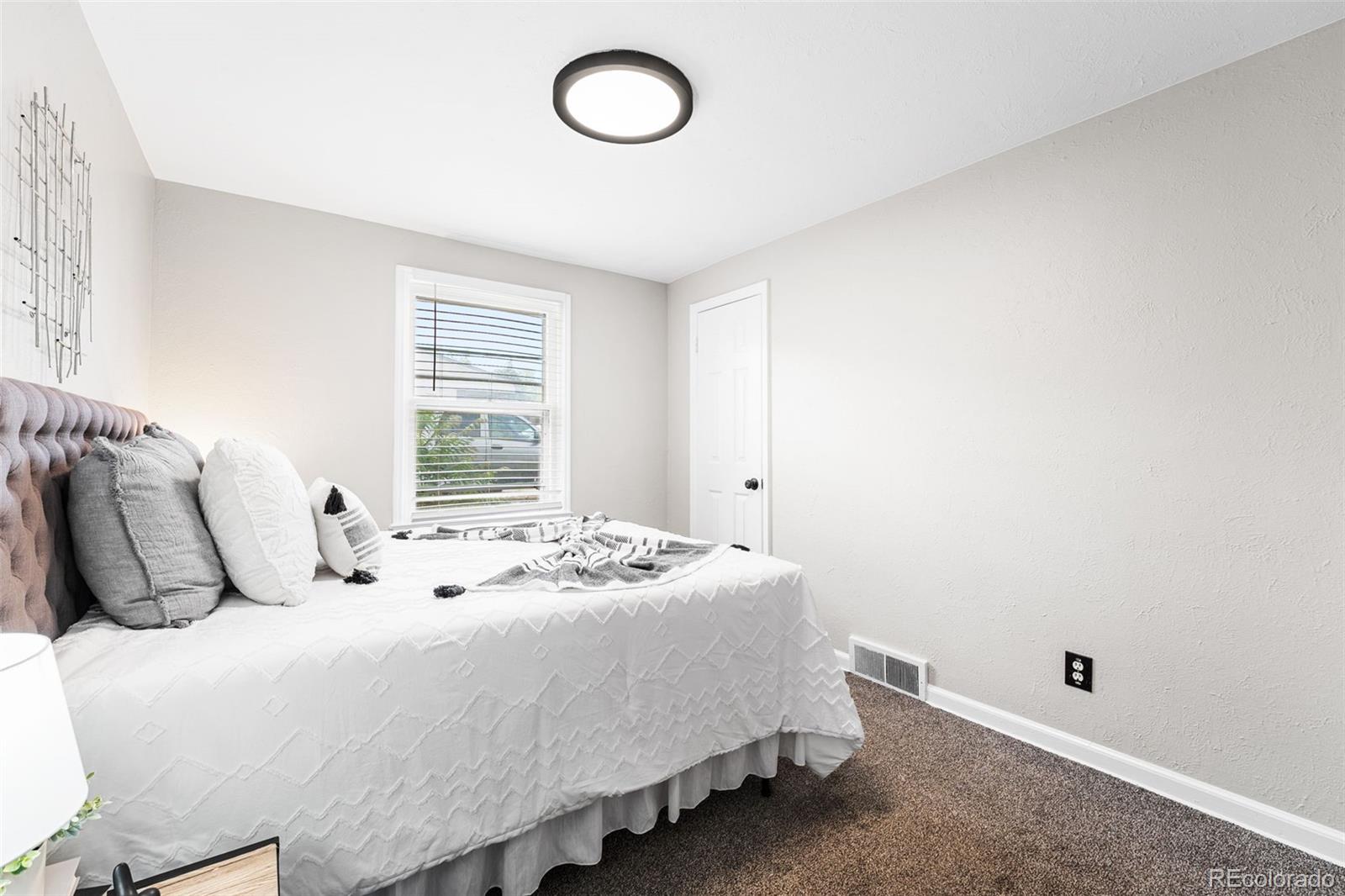 MLS Image #18 for 965 s eliot street,denver, Colorado