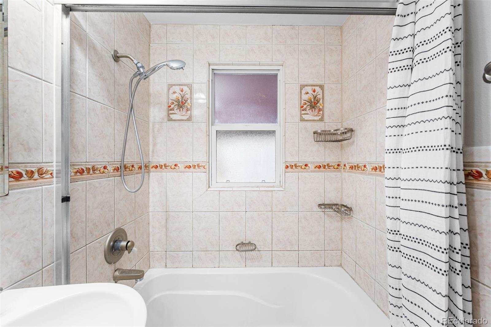 MLS Image #21 for 965 s eliot street,denver, Colorado