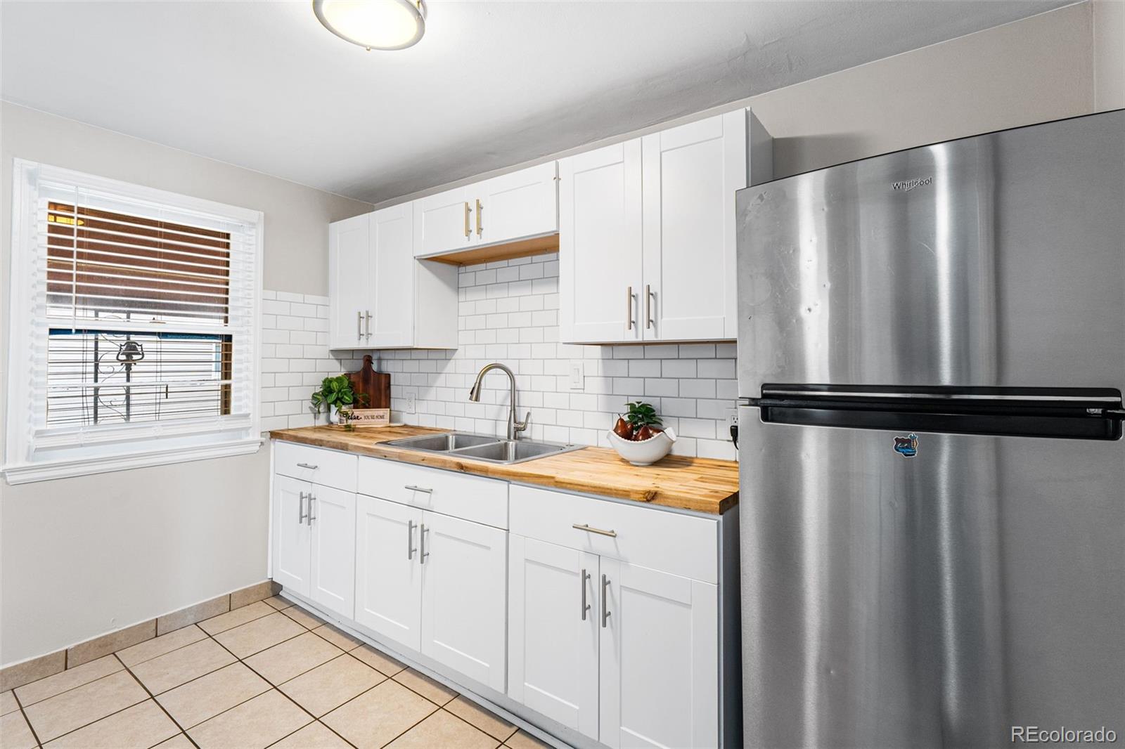 MLS Image #9 for 965 s eliot street,denver, Colorado
