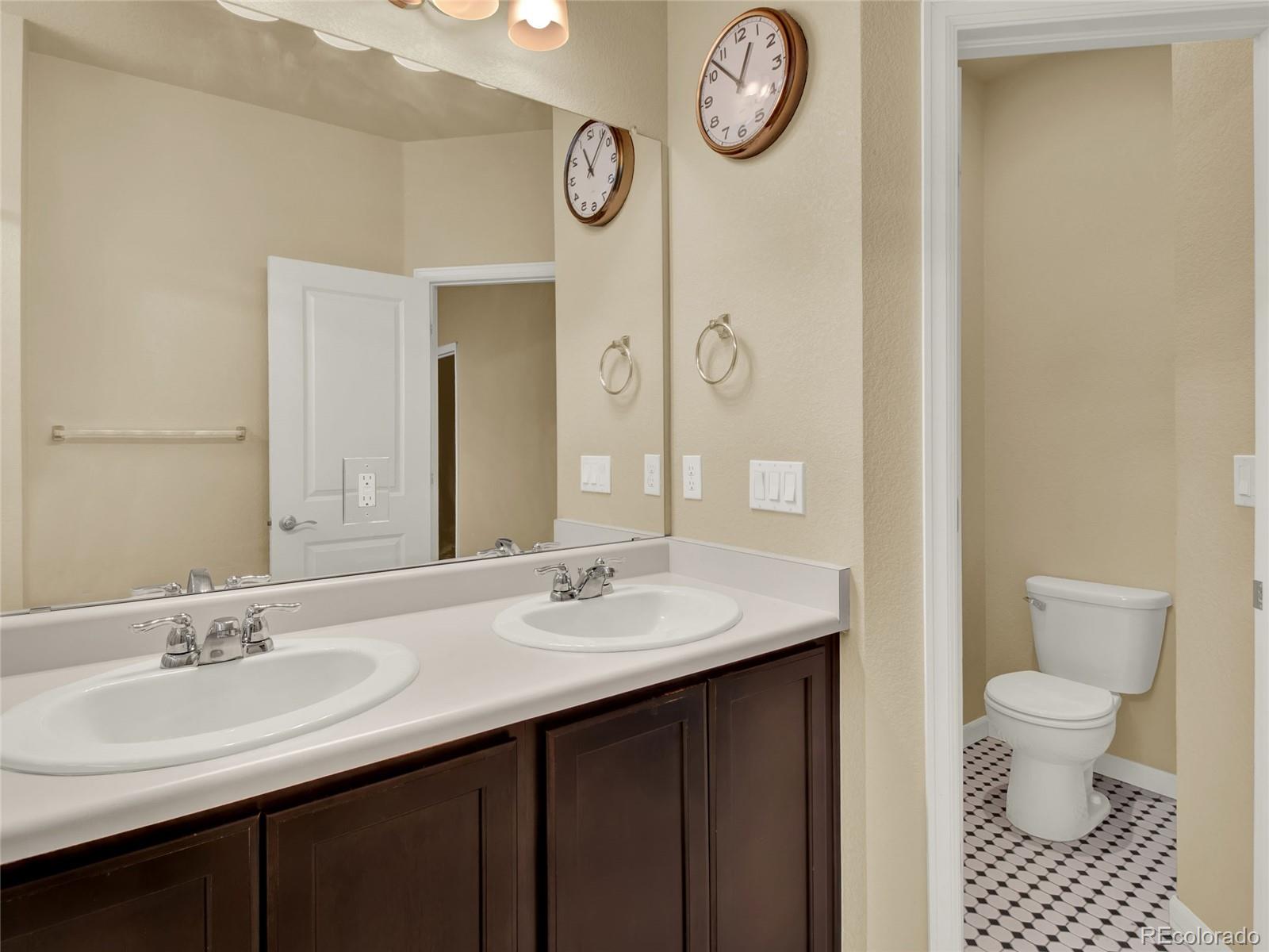 MLS Image #17 for 8025 e 21st avenue,denver, Colorado