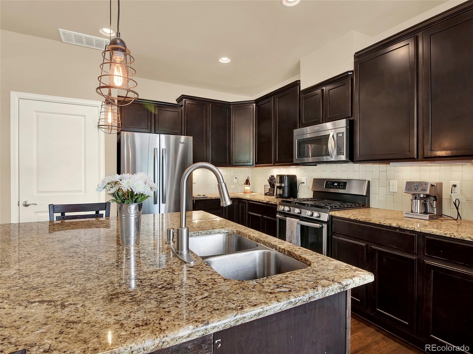 MLS Image #5 for 8025 e 21st avenue,denver, Colorado