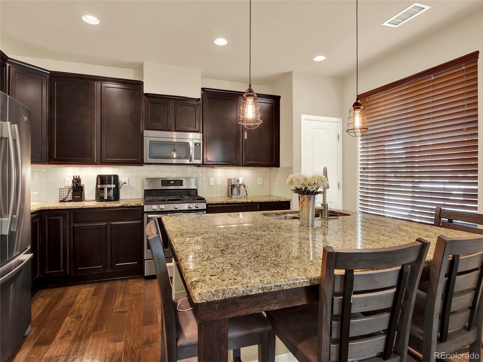 MLS Image #6 for 8025 e 21st avenue,denver, Colorado