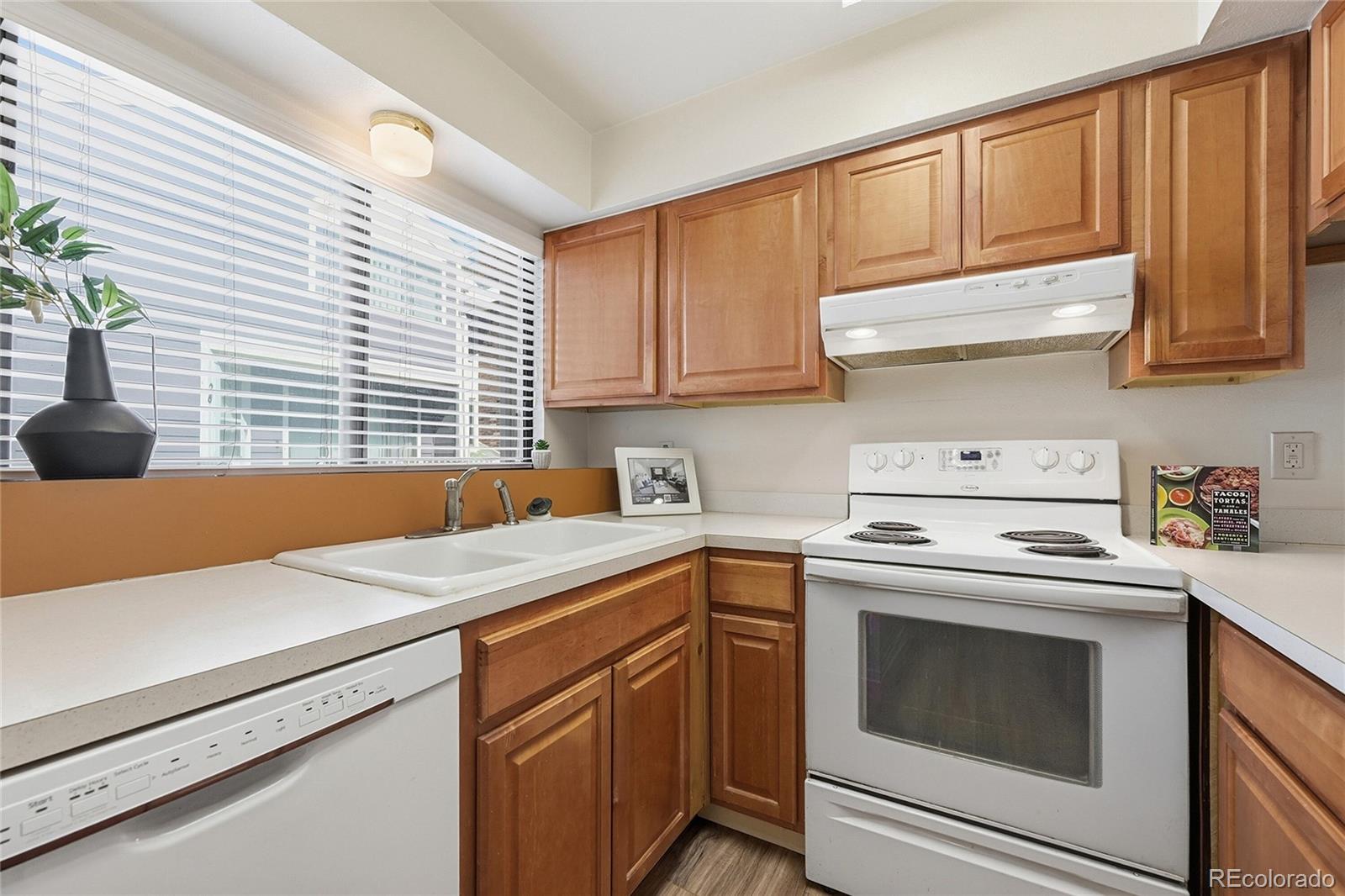 MLS Image #5 for 6855 w 84th way,arvada, Colorado