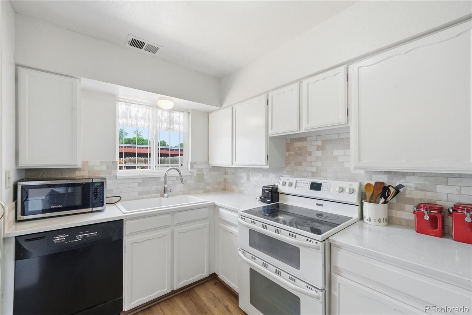 MLS Image #14 for 5583 s lowell boulevard,littleton, Colorado