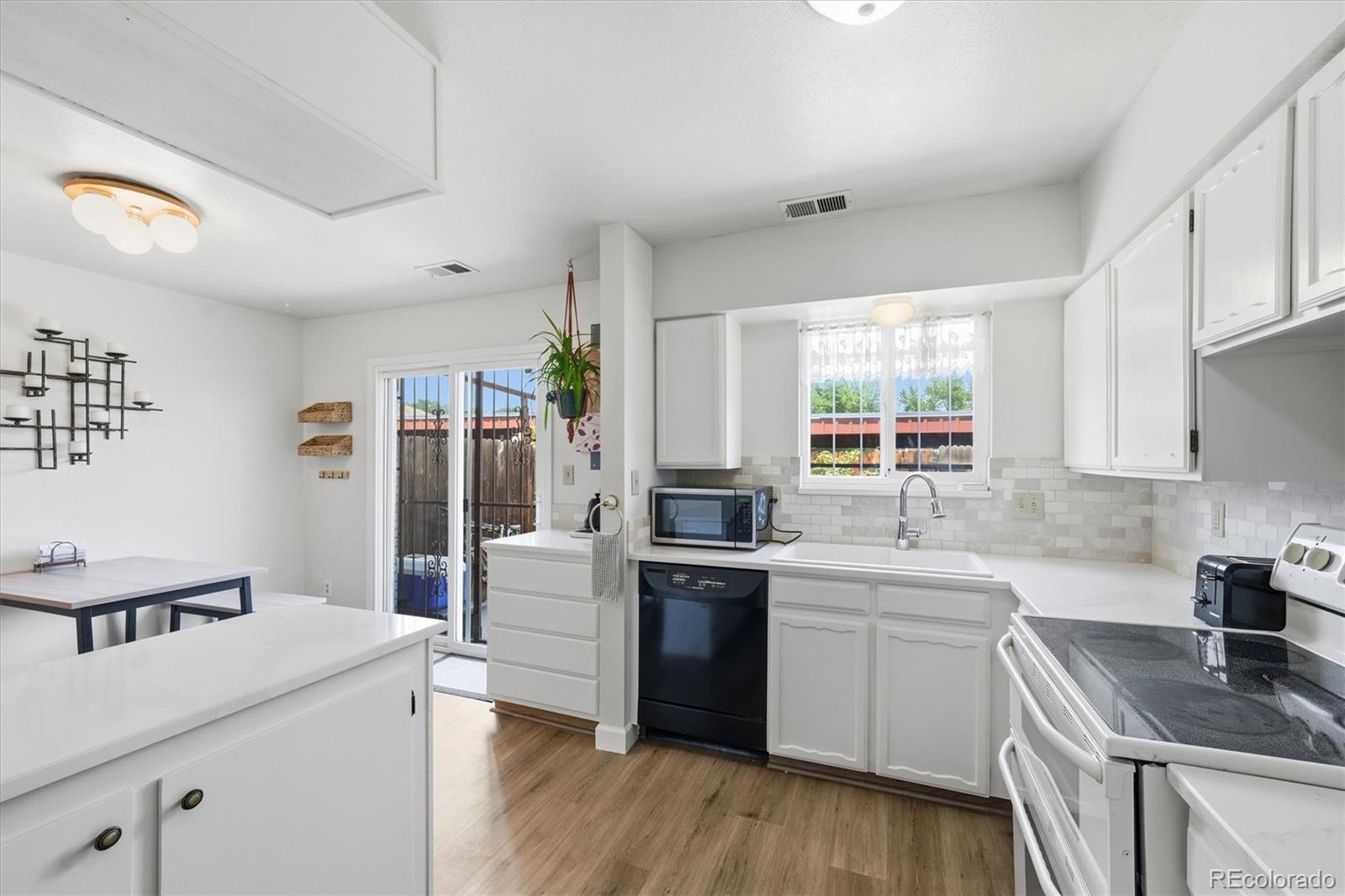 MLS Image #15 for 5583 s lowell boulevard,littleton, Colorado