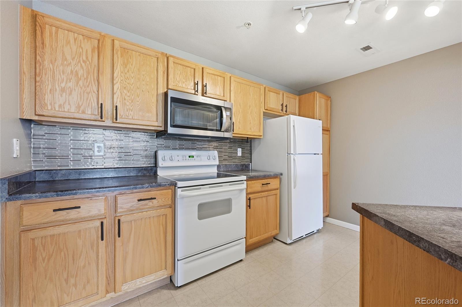 MLS Image #24 for 5755 n genoa way,aurora, Colorado