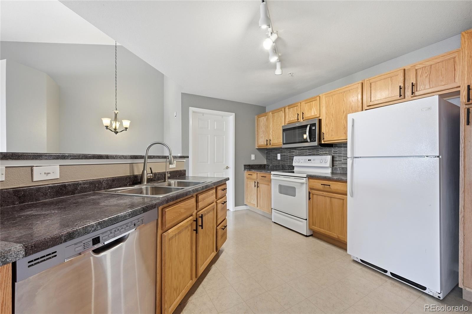 MLS Image #26 for 5755 n genoa way,aurora, Colorado