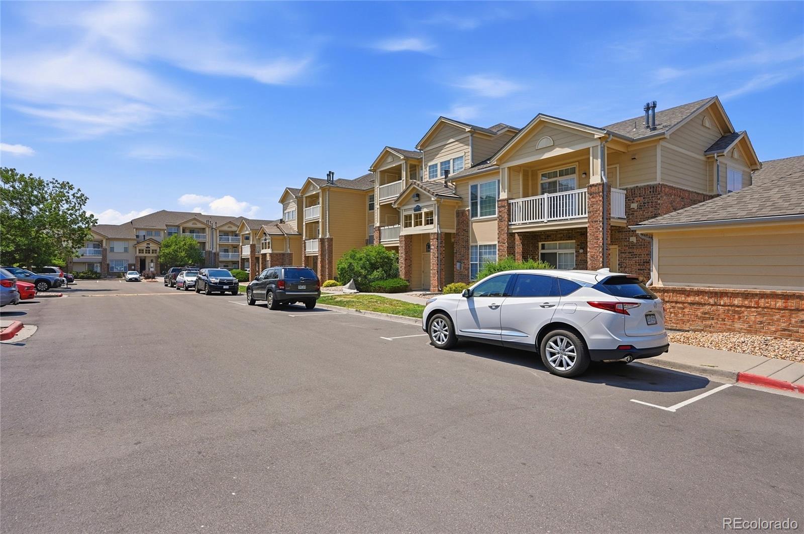 MLS Image #5 for 5755 n genoa way,aurora, Colorado