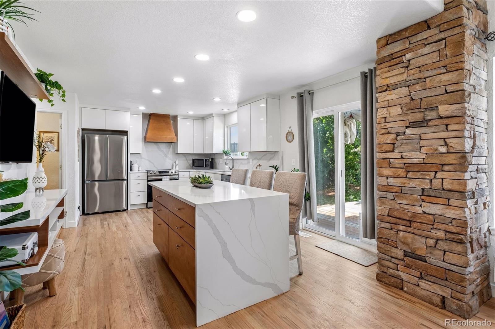 MLS Image #10 for 2755 e 111th drive,denver, Colorado