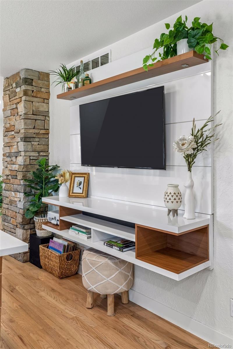 MLS Image #17 for 2755 e 111th drive,denver, Colorado